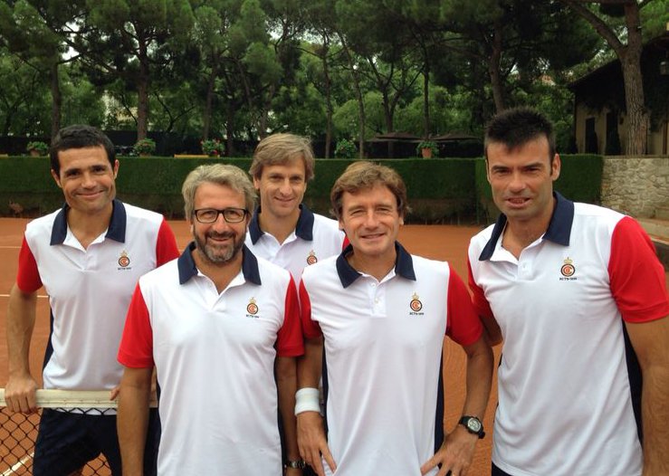 El equipo Senior +40, en la final del Cmpto de España El equipo Senior +40, en la final del Cmpto de España