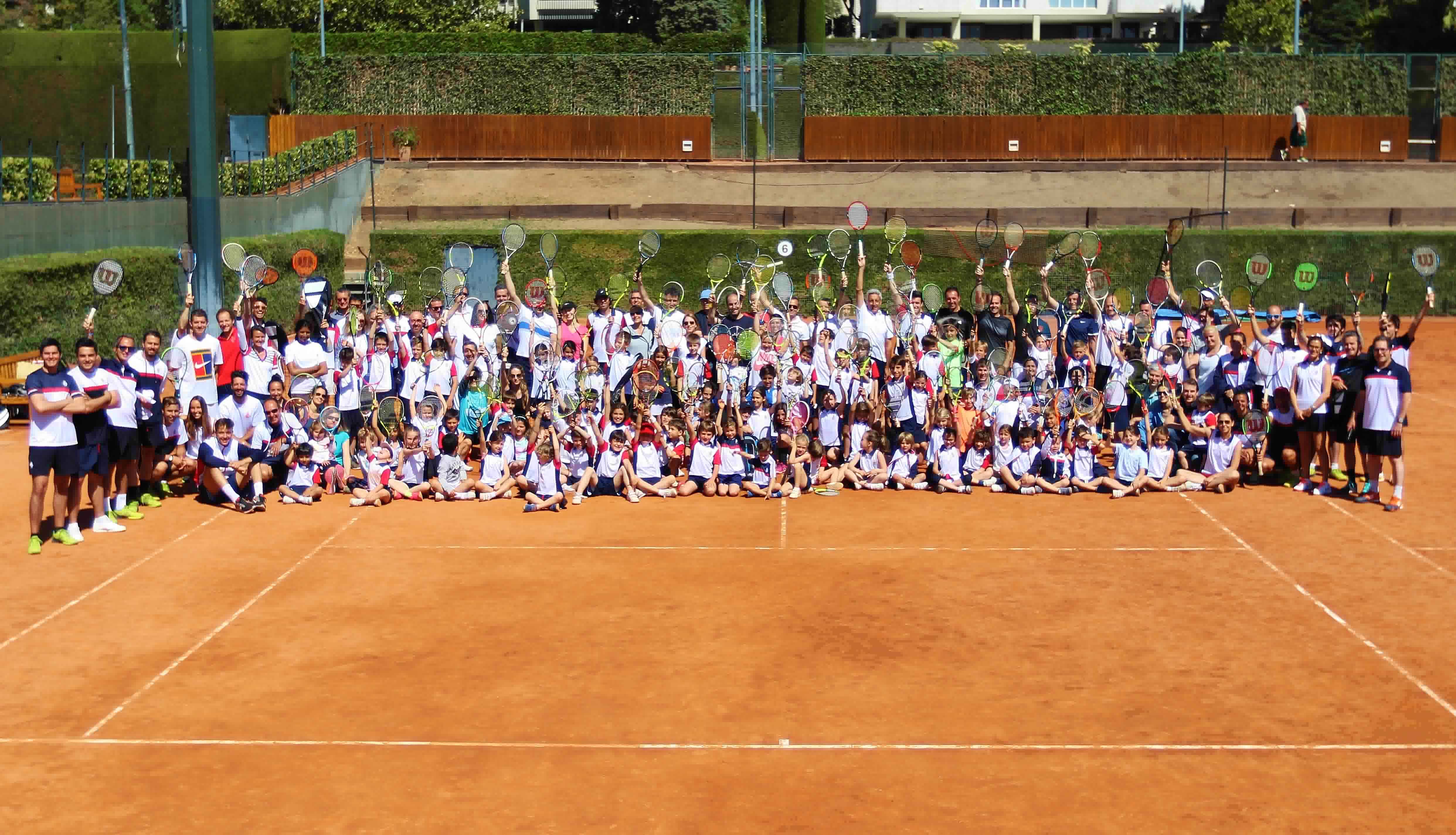 Récord de participación en la Jornada Familiar de la Escuela de Tenis