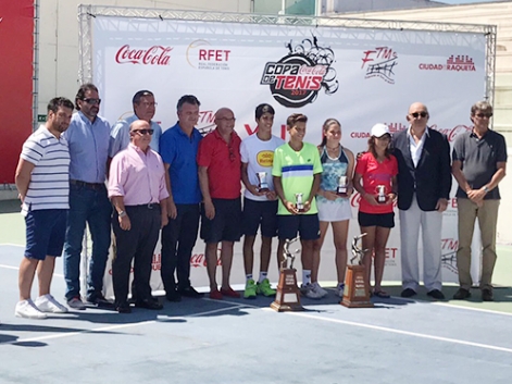 Carlos Alcaraz y María Berlanga, campeones del Campeonato de España infantil Carlos Alcaraz y María Berlanga, campeones del Campeonato de España infantil