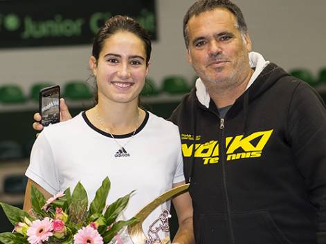 Carlota Martínez consigue en Luxemburgo su primer título júnior