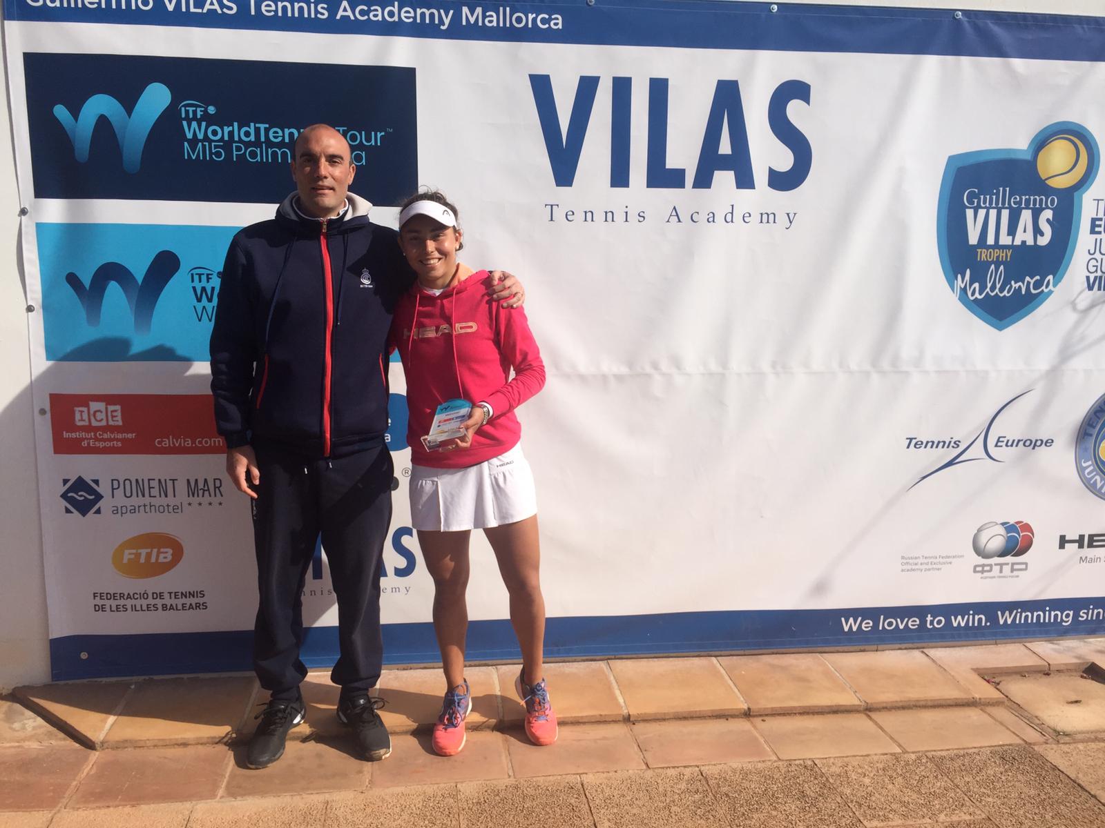 Júlia Payola, campiona de l’ITF World Tennis Tour de Palmanova contra Laura Pigossi