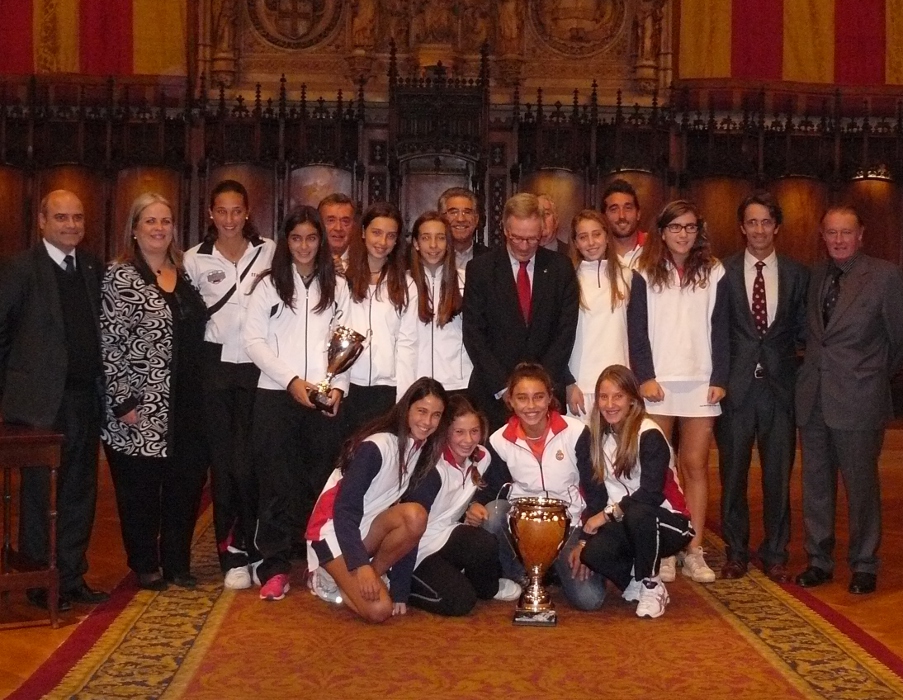 El Alcalde Trias recibe al equipo Infantil Femenino El Alcalde Trias recibe al equipo Infantil Femenino