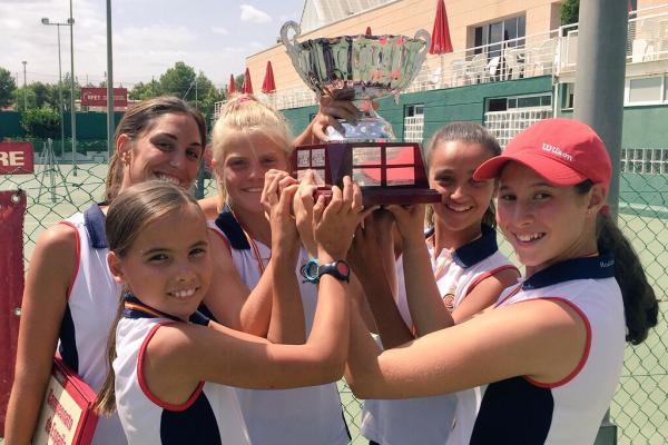 El alevín femenino, Campeón de España por equipos