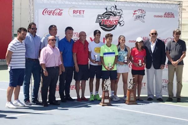 Carlos Alcaraz y María Berlanga, campeones del Campeonato de España infantil