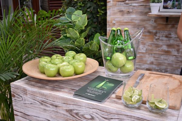 Los socios del RCTB-1899 degustan el Appletiser
