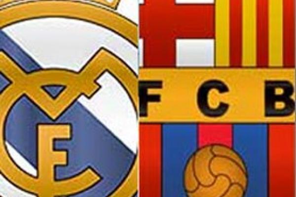 Real Madrid-Barça en la pantalla del Salón Social