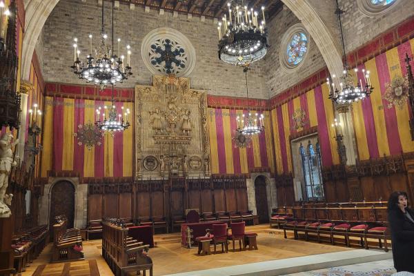 La visita a l’Ajuntament de Barcelona, gran experiència per a una trentena de socis i sòcies
