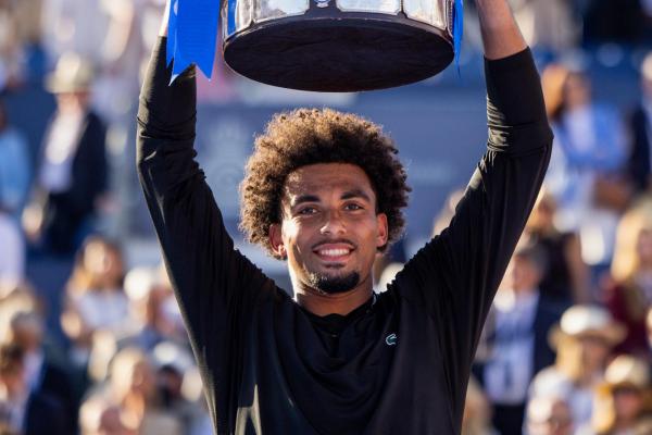 Fils impone su tenis estratosférico en la final del Barcelona Open Banc Sabadell-73º Trofeo Conde de Godó 