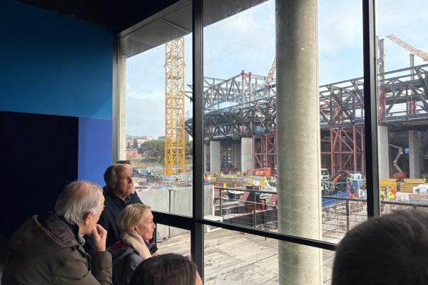 Una vintena de socis gaudeixen de la visita al museu de l'FC Barcelona