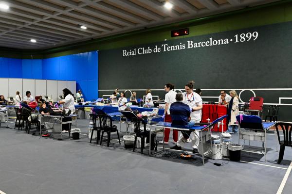 Los socios y socias del RCTB-1899 responden un año más a la campaña de donación de sangre