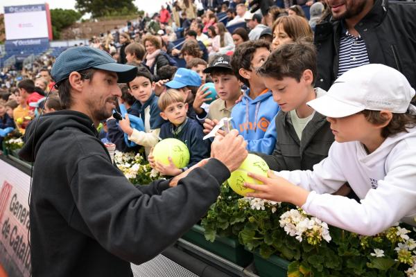 Un millar de niños y niñas pelotean con Norrie y Jódar en el Clínic Generalitat de Catalunya 