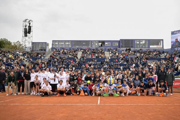 Un millar de niños y niñas pelotean con Norrie y Jódar en el Clínic Generalitat de Catalunya 