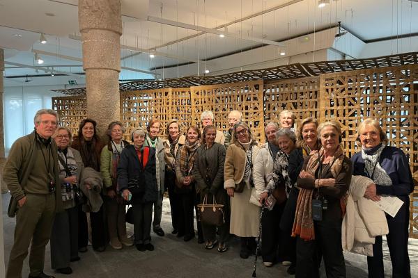 Una veintena de socios visitan la exposición de Cristina Iglesias