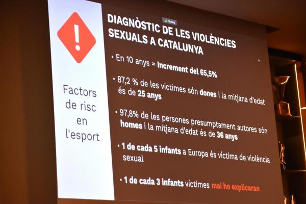 El Mossos d’Esquadra imparteixen una xerrada alertant dels diversos tipus de violència a l’esport i els protocols d’actuació