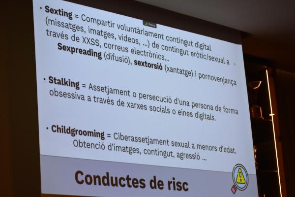 El Mossos d’Esquadra imparteixen una xerrada alertant dels diversos tipus de violència a l’esport i els protocols d’actuació