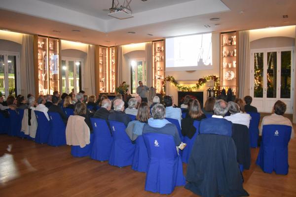 Presentada la nueva equipación ciclista y el calendario de actividades outdoor