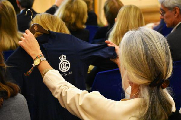 Presentada la nueva equipación ciclista y el calendario de actividades outdoor