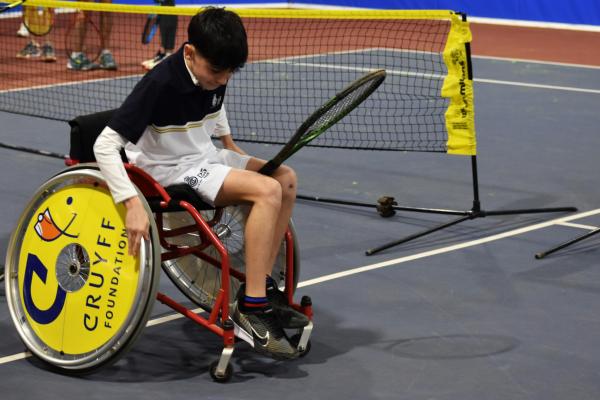 Clínic de tennis amb cadira de rodes 