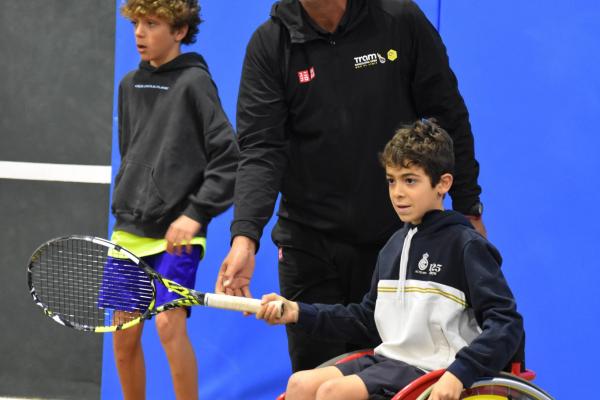 Clínic de tennis amb cadira de rodes 