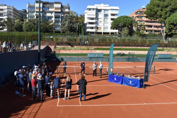 Celebrada la XIII edició del Torneig Interpenyes - Trofeu Penya Paquets by Almendros