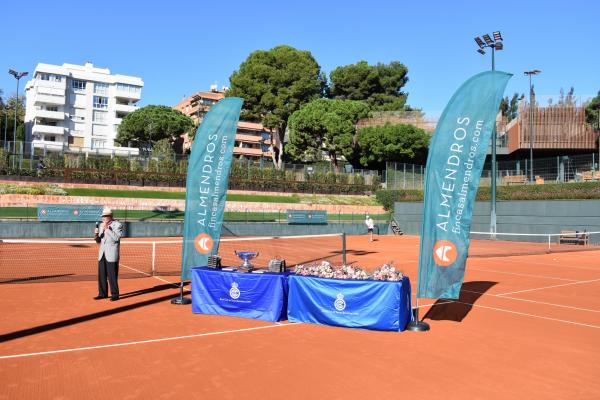 Celebrada la XIII edició del Torneig Interpenyes - Trofeu Penya Paquets by Almendros