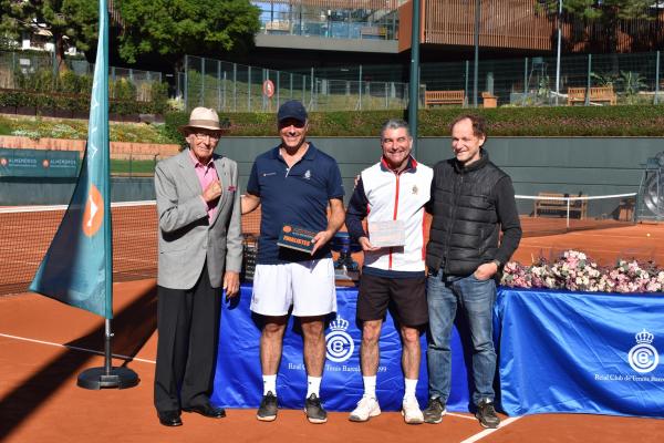 Celebrada la XIII edició del Torneig Interpenyes - Trofeu Penya Paquets by Almendros