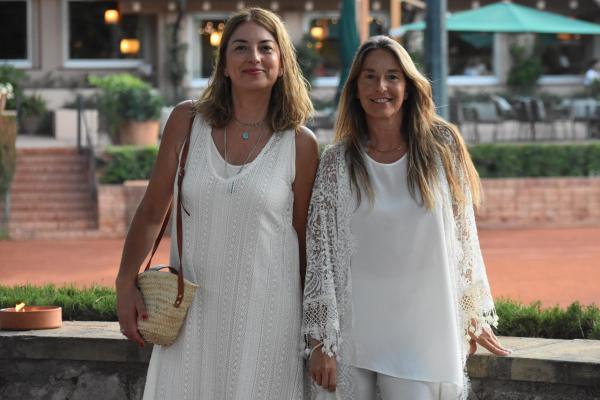 Gran ambient a ritme de rumba a la Festa de Blanc by Occident 