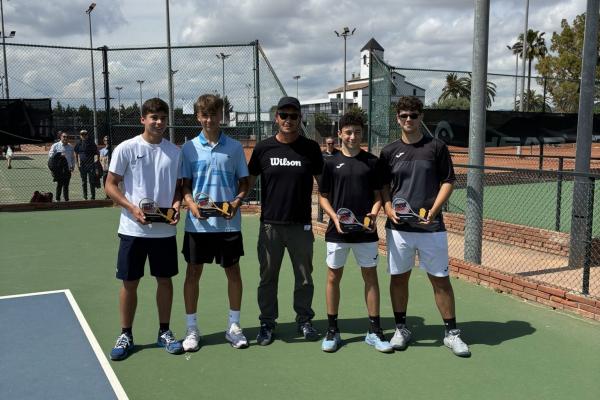 Astrid Rogés campeona de Cataluña Cadete en dobles. Villarroya finalista.