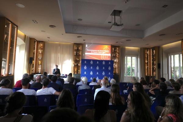 Los equipos seniors del Club reciben un merecido reconocimiento por sus éxitos de 2024