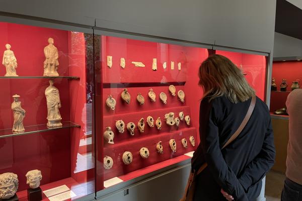 Nuestros socios visitan el Museo Marès