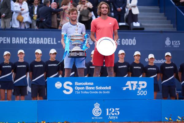 Tsitsipas