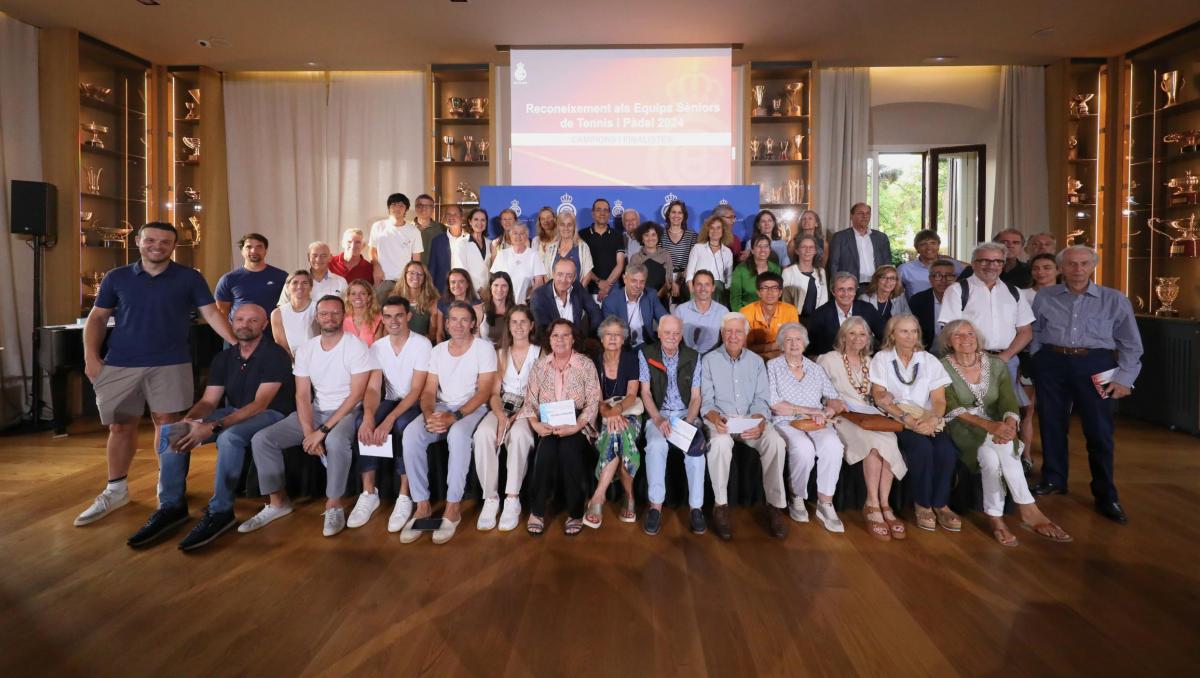 Els equips sèniors del Club reben un merescut reconeixement pels seus èxits del 2024
