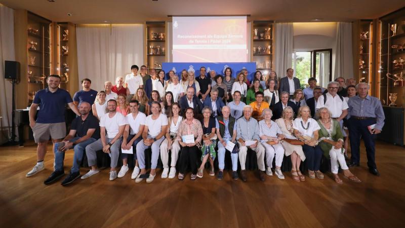 Los equipos seniors del Club reciben un merecido reconocimiento por sus éxitos de 2024